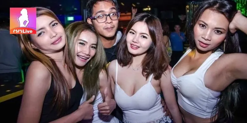 Cách để các nữ streamer mạnh mẽ thu hút được fan